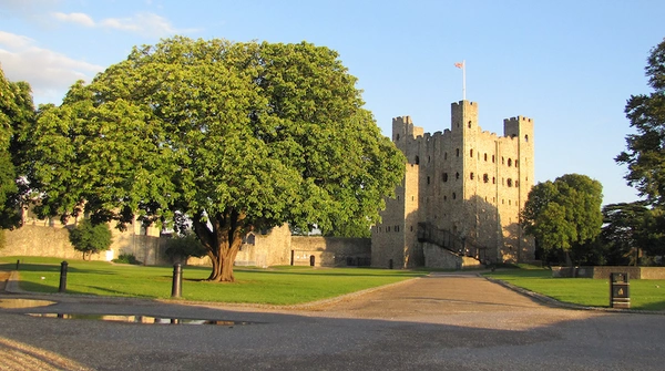 Rochester Castle crop sm